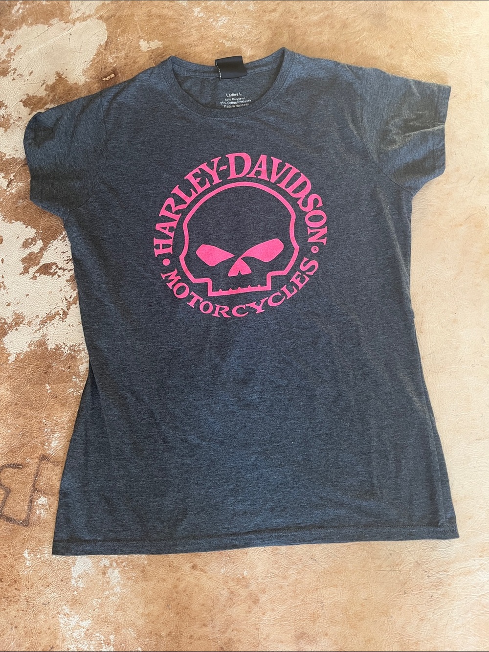 Harley-Davidson women’s Dark Gray Tee with Pink Skull Logo